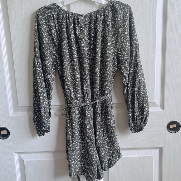 abercrombie and fitch romper - Picture 11 of 11